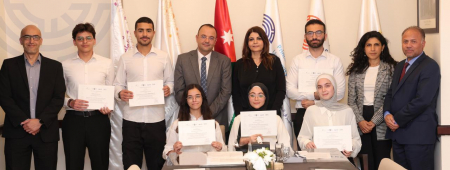 طلبة جامعة الأميرة سمية للتكنولوجيا يتصدرون "هاكاثون الإسكندرية للحوسبة الكمية"