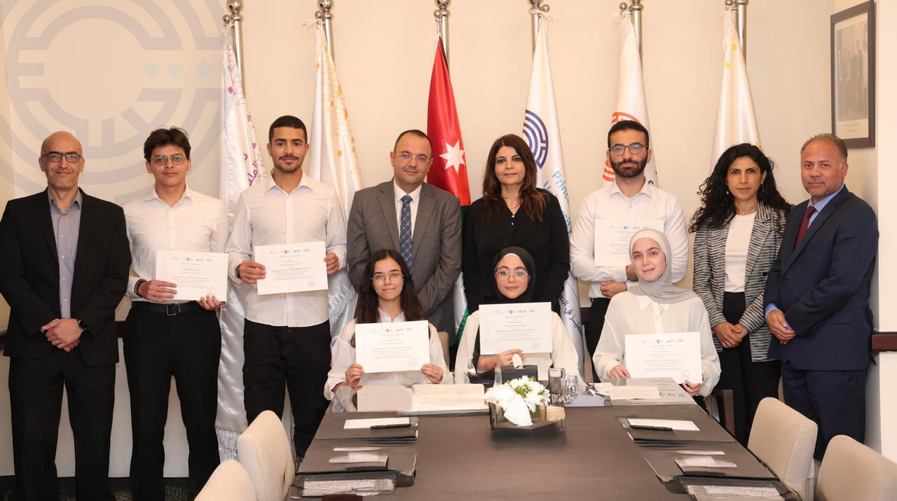 طلبة جامعة الأميرة سمية للتكنولوجيا يتصدرون "هاكاثون الإسكندرية للحوسبة الكمية"