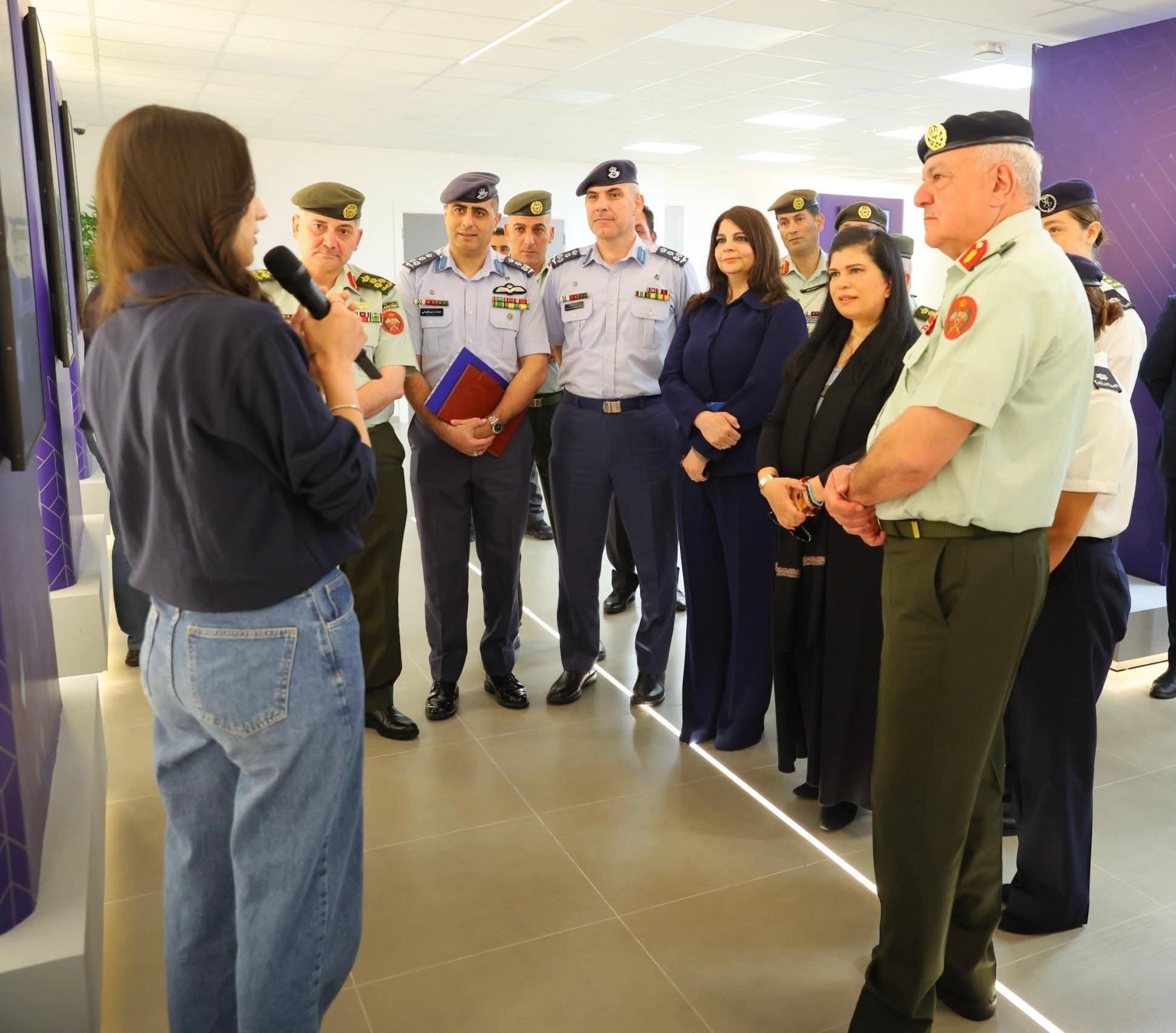 الاميرة سمية بنت الحسن تلتقي رئيس هيئة الأركان المشتركة في جامعة الأميرة سمية للتكنولوجيا