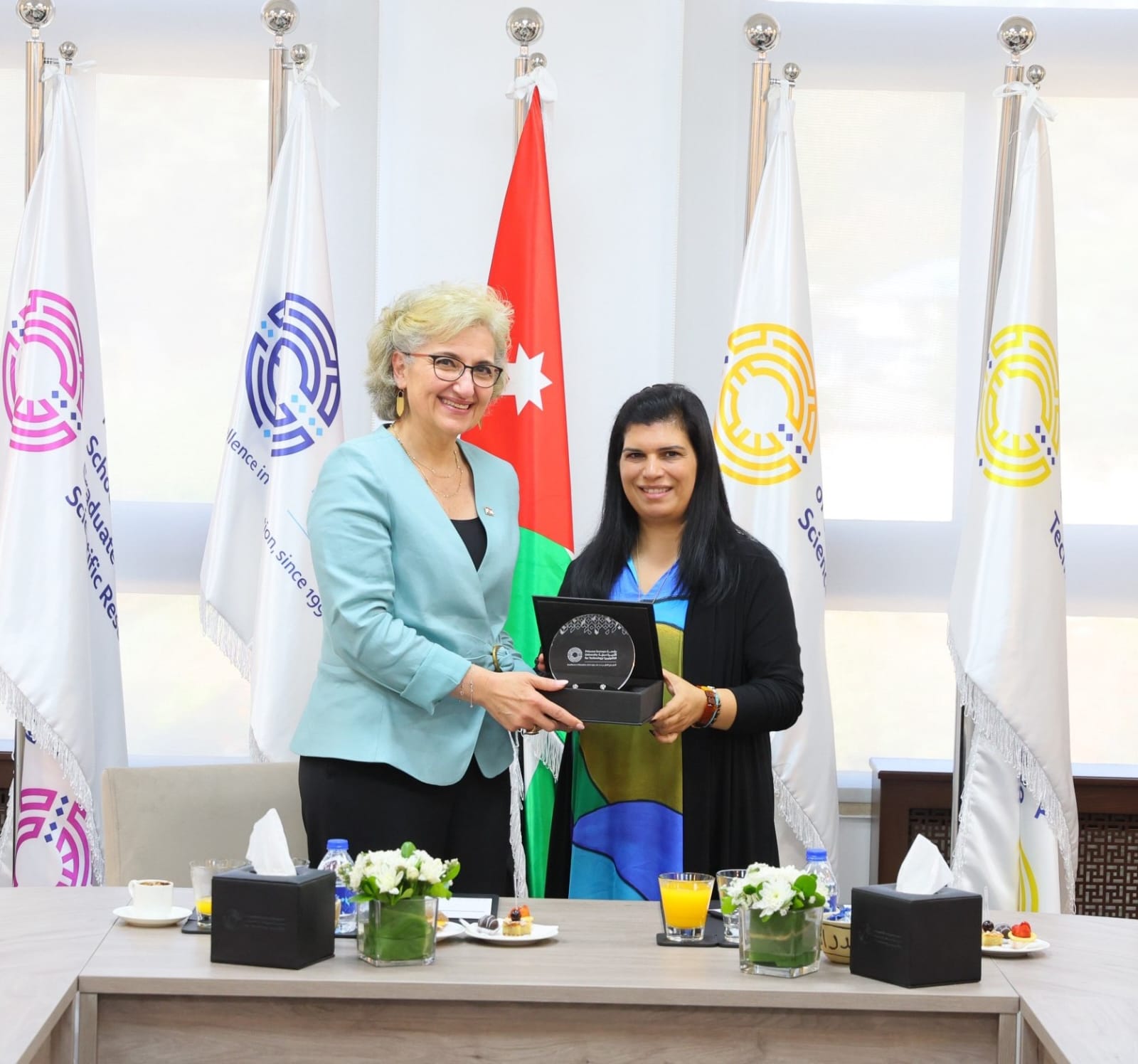 الأميرة سمية بنت الحسن تلتقي وزيرة التربية والتعليم العالي اللبنانية  في جامعة الأميرة سمية للتكنولوجيا